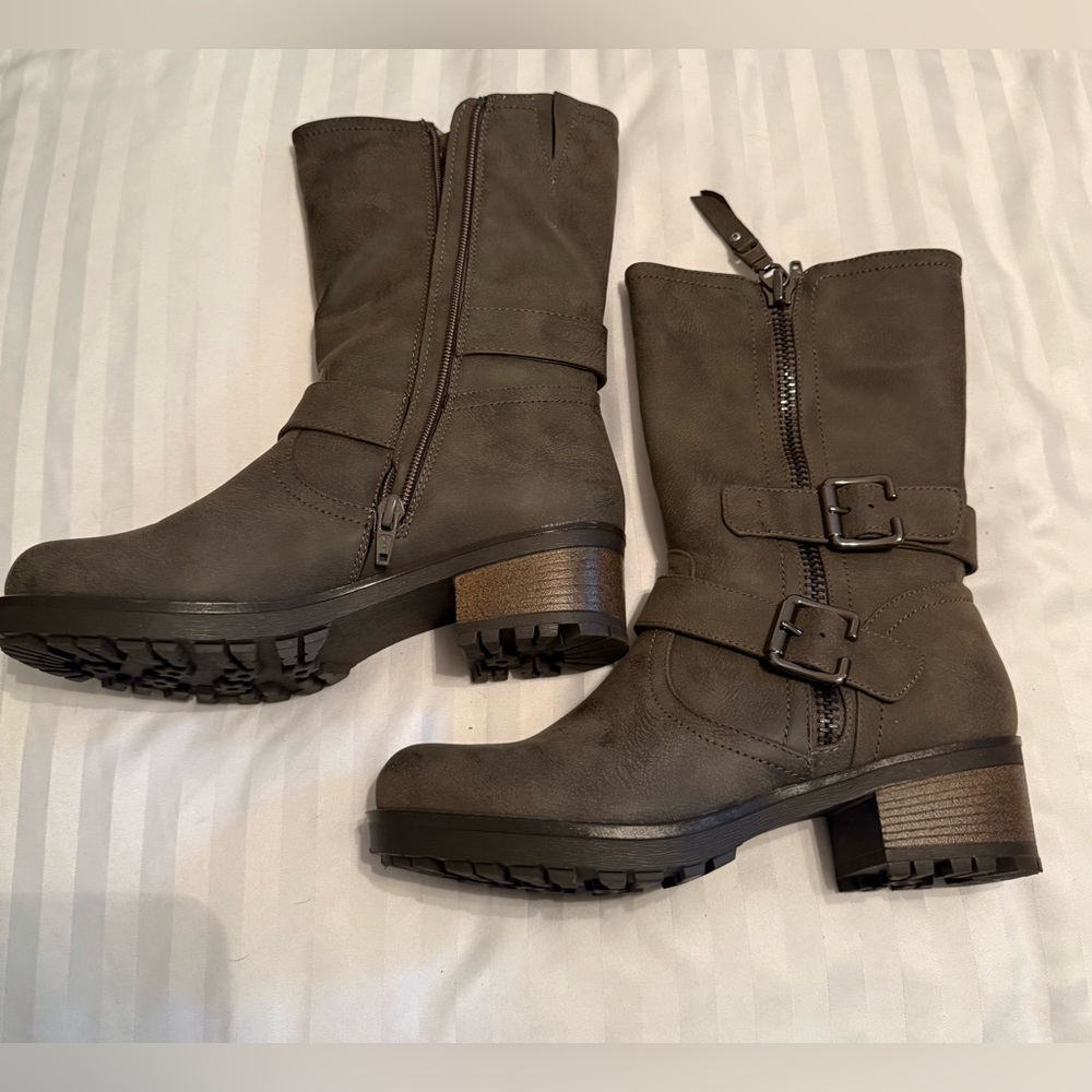 NWOT Women's Boots